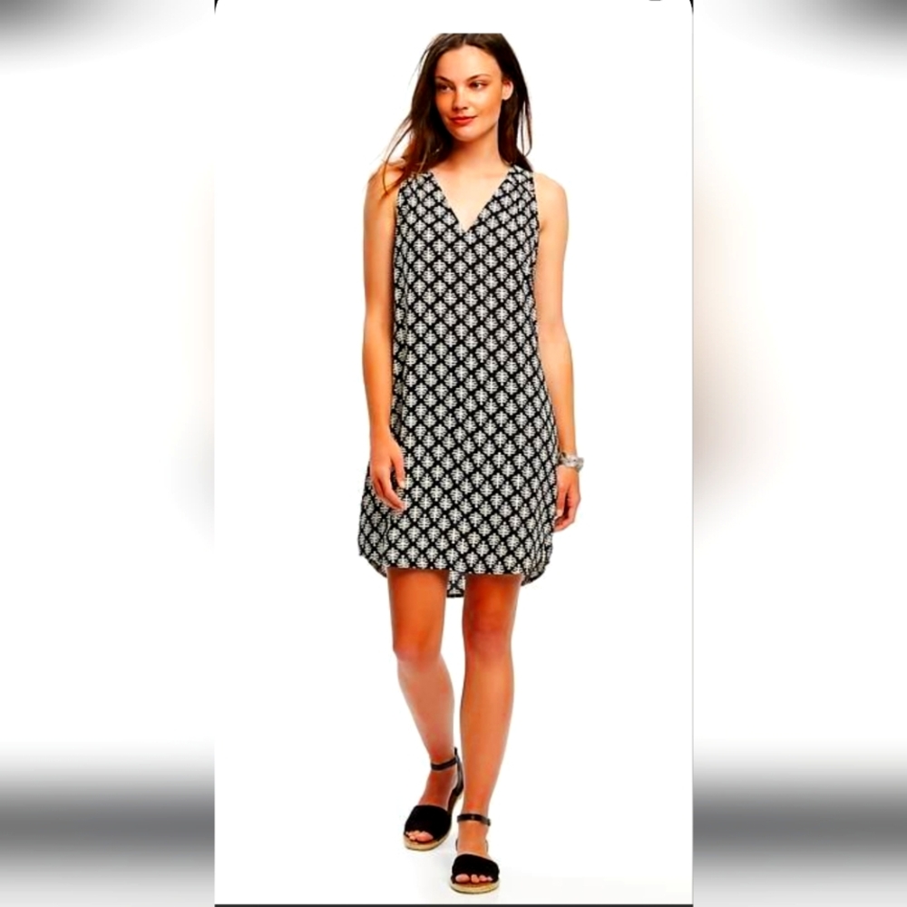 Old Navy Black &White Patterned Sleeveless Dress, Size Small